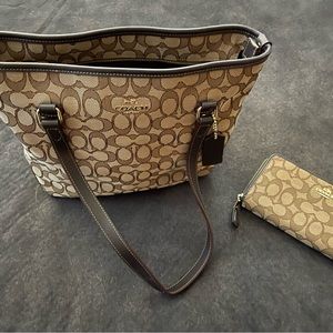 Like new coach purse and wallet set!